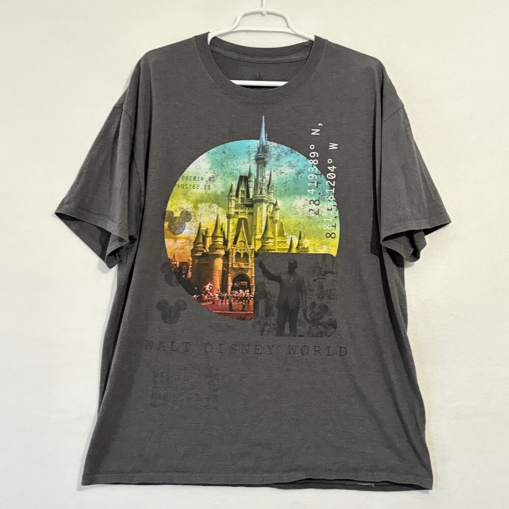 Disney Parks Graphic Tee Shirt Men’s XL Gray Castel Magic Kingdom Short Sleeve